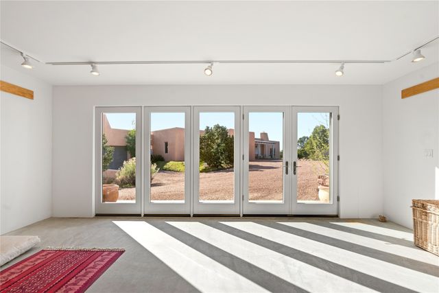 84 Paseo De Aguila, Santa Fe, NM 87506