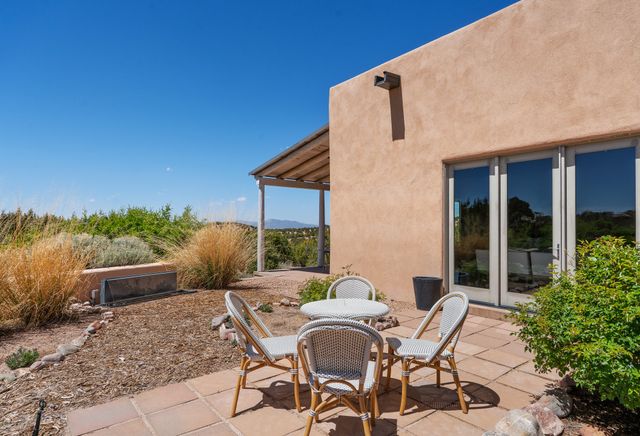 84 Paseo De Aguila, Santa Fe, NM 87506