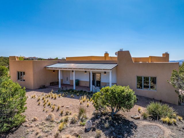 84 Paseo De Aguila, Santa Fe, NM 87506