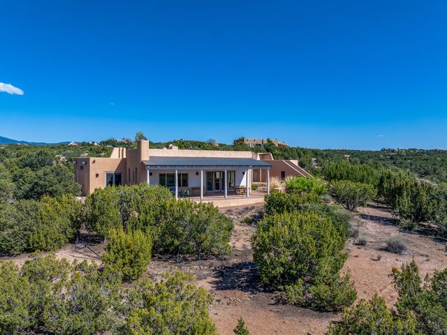 84 Paseo De Aguila, Santa Fe, NM 87506