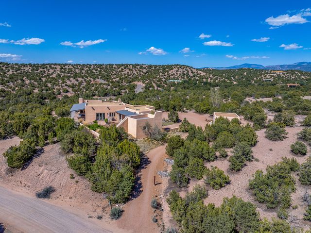 84 Paseo De Aguila, Santa Fe, NM 87506