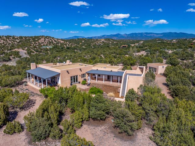 84 Paseo De Aguila, Santa Fe, NM 87506