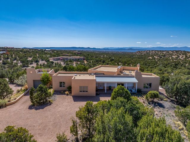 84 Paseo De Aguila, Santa Fe, NM 87506