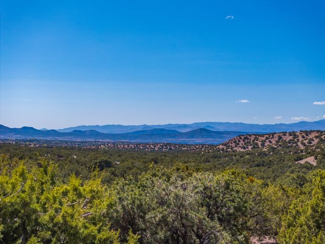 84 Paseo De Aguila, Santa Fe, NM 87506