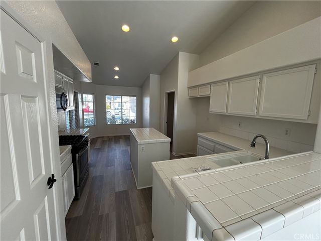 36996 Pomerol Loop, Winchester, CA 92596