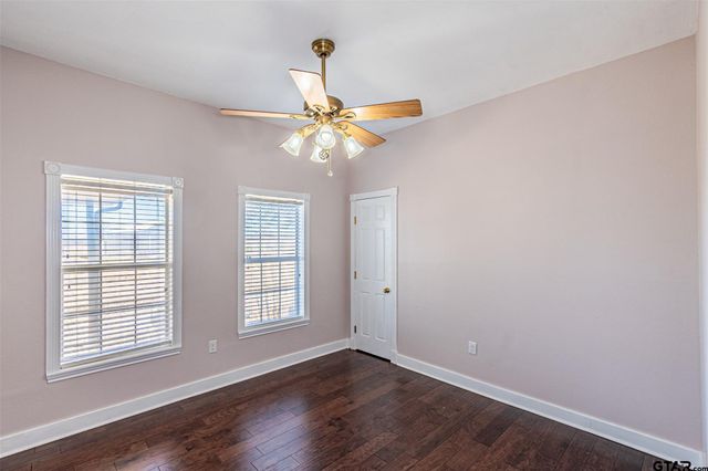 11786 County Road 4401, Larue, TX 75770