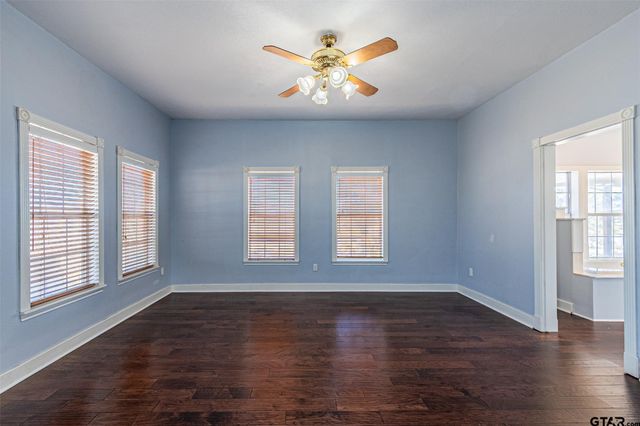 11786 County Road 4401, Larue, TX 75770