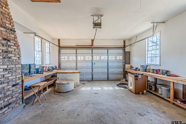 11786 County Road 4401, Larue, TX 75770