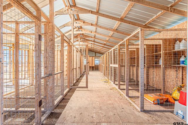 11786 County Road 4401, Larue, TX 75770