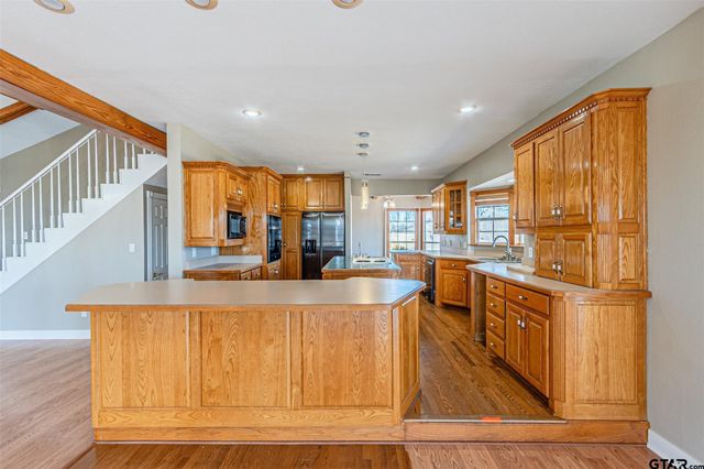 11786 County Road 4401, Larue, TX 75770