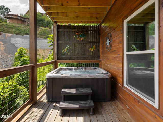 519 Edgewood Drive, Gatlinburg, TN 37738