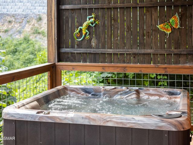 519 Edgewood Drive, Gatlinburg, TN 37738