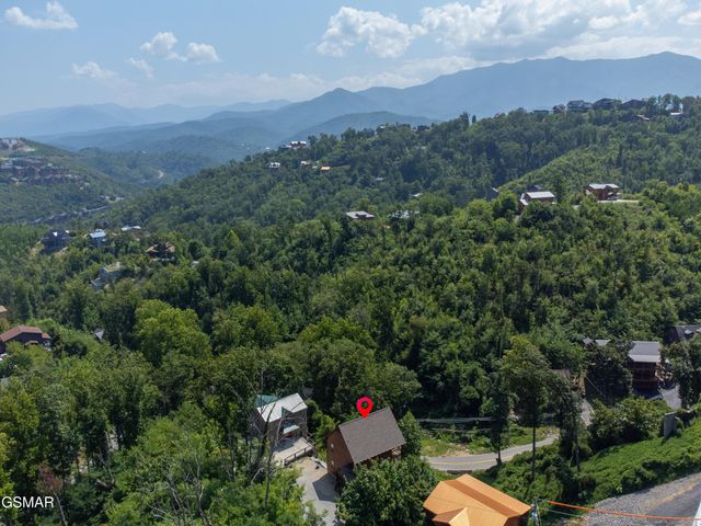 519 Edgewood Drive, Gatlinburg, TN 37738