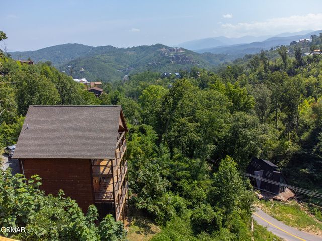 519 Edgewood Drive, Gatlinburg, TN 37738