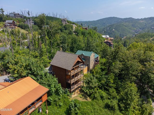 519 Edgewood Drive, Gatlinburg, TN 37738