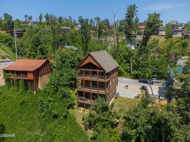 519 Edgewood Drive, Gatlinburg, TN 37738