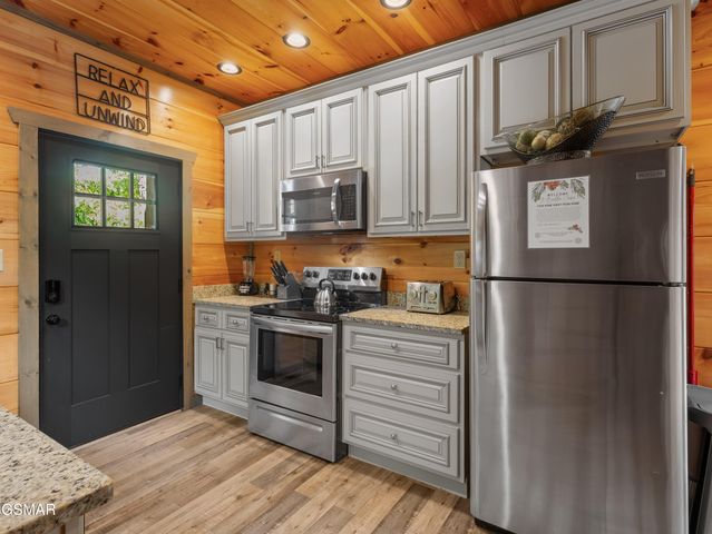 519 Edgewood Drive, Gatlinburg, TN 37738