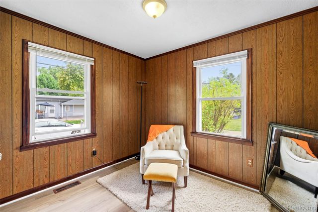 1986 Leitch Road, Ferndale, MI 48220