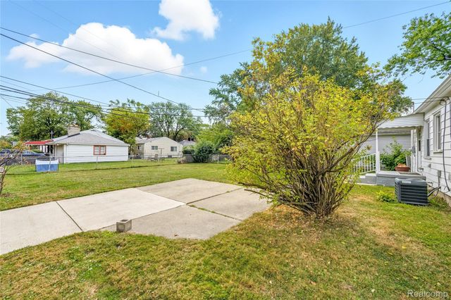 1986 Leitch Road, Ferndale, MI 48220