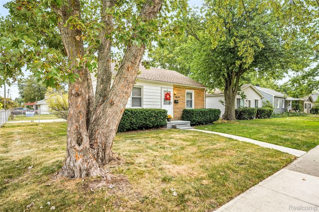 1986 Leitch Road, Ferndale, MI 48220