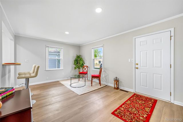 1986 Leitch Road, Ferndale, MI 48220