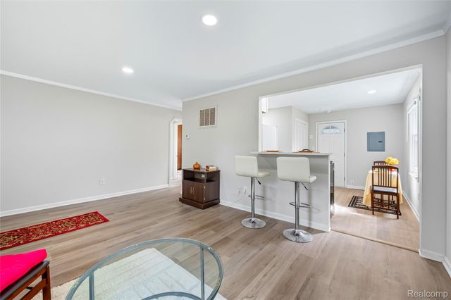 1986 Leitch Road, Ferndale, MI 48220