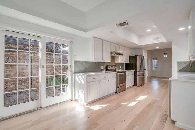 4201 Clear Lake Circle, Fort Worth, TX 76109