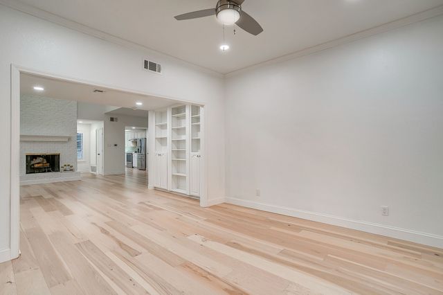 4201 Clear Lake Circle, Fort Worth, TX 76109