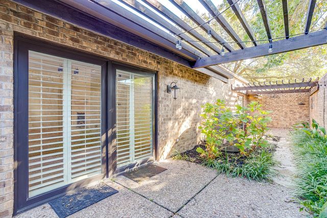 4201 Clear Lake Circle, Fort Worth, TX 76109