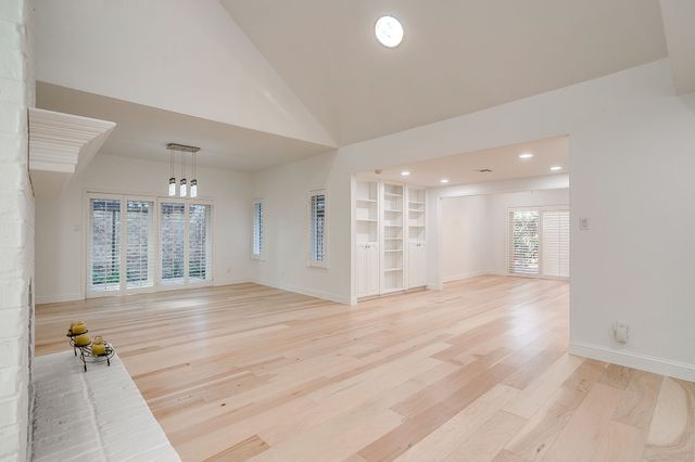 4201 Clear Lake Circle, Fort Worth, TX 76109