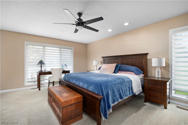 33008 Woodhaven Circle, North Ridgeville, OH 44039