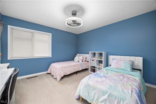 33008 Woodhaven Circle, North Ridgeville, OH 44039