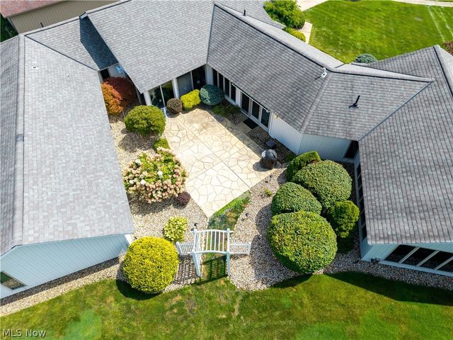 33008 Woodhaven Circle, North Ridgeville, OH 44039