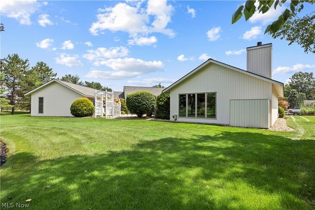 33008 Woodhaven Circle, North Ridgeville, OH 44039