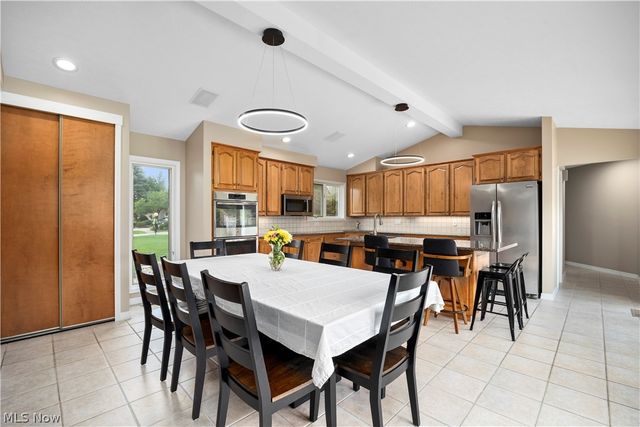33008 Woodhaven Circle, North Ridgeville, OH 44039