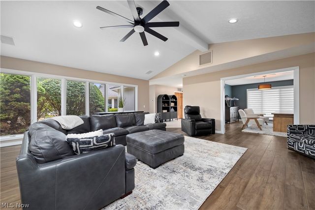 33008 Woodhaven Circle, North Ridgeville, OH 44039