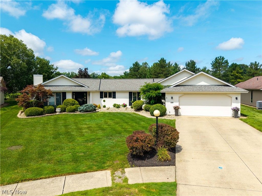 33008 Woodhaven Circle, North Ridgeville, OH 44039