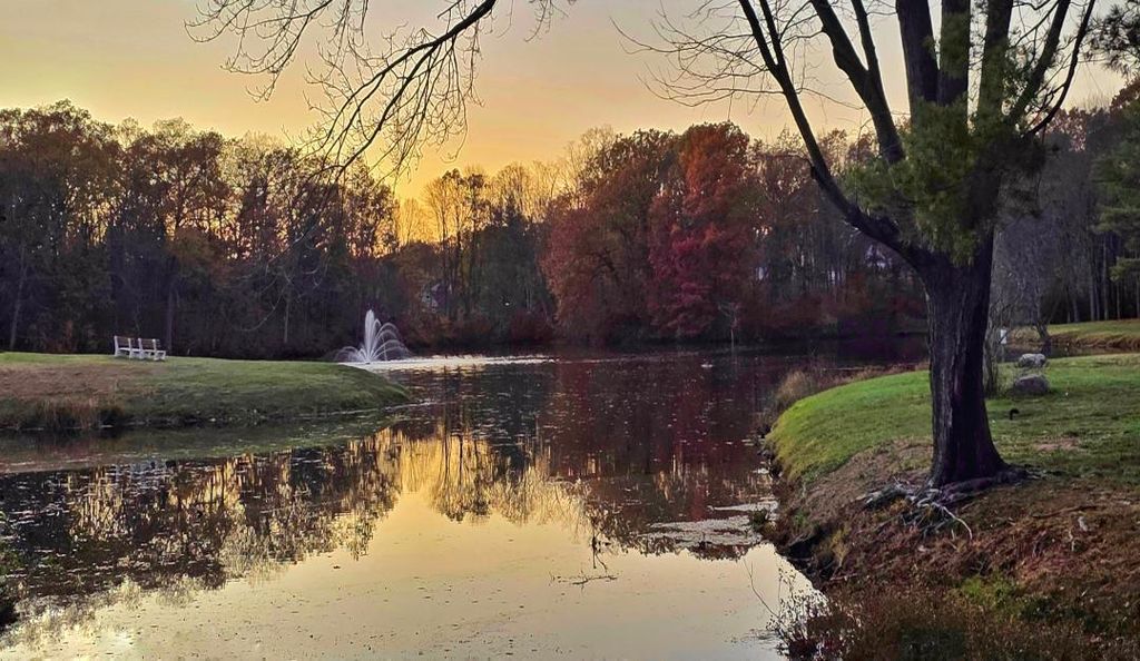 373 Lakeview Drive 373, Southington, CT 06489