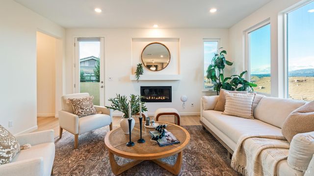 6 Jasper Ct, Petaluma, CA 94952