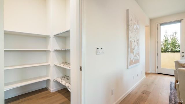 6 Jasper Ct, Petaluma, CA 94952