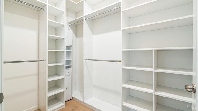 6 Jasper Ct, Petaluma, CA 94952