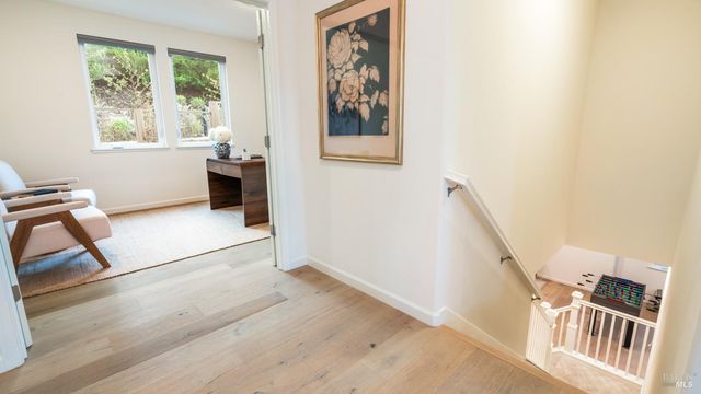 6 Jasper Ct, Petaluma, CA 94952