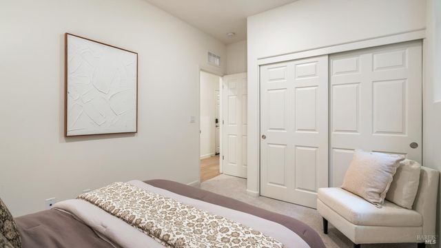 6 Jasper Ct, Petaluma, CA 94952