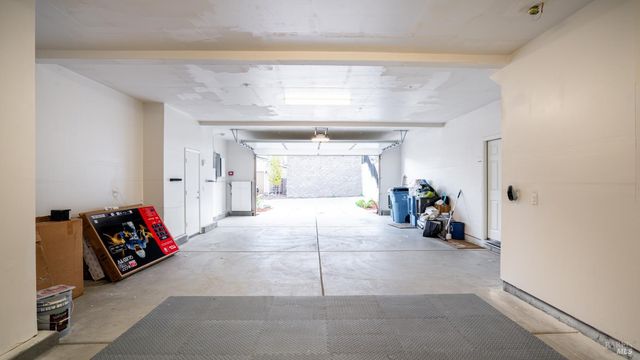 6 Jasper Ct, Petaluma, CA 94952