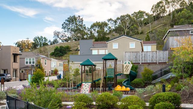 6 Jasper Ct, Petaluma, CA 94952