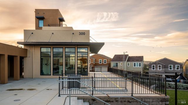 6 Jasper Ct, Petaluma, CA 94952