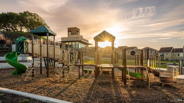 6 Jasper Ct, Petaluma, CA 94952