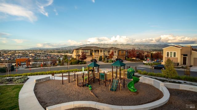 6 Jasper Ct, Petaluma, CA 94952