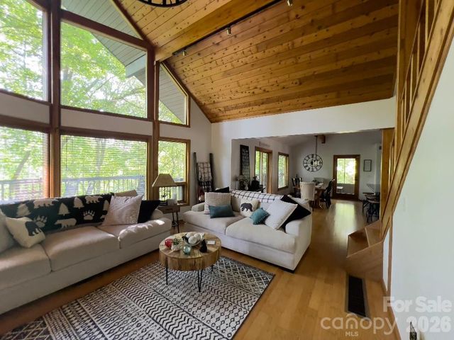394 Jonathan Lane, Lake Lure, NC 28746