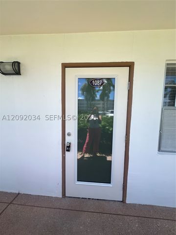 1087 Cornwall E 1087, Boca Raton, FL 33434